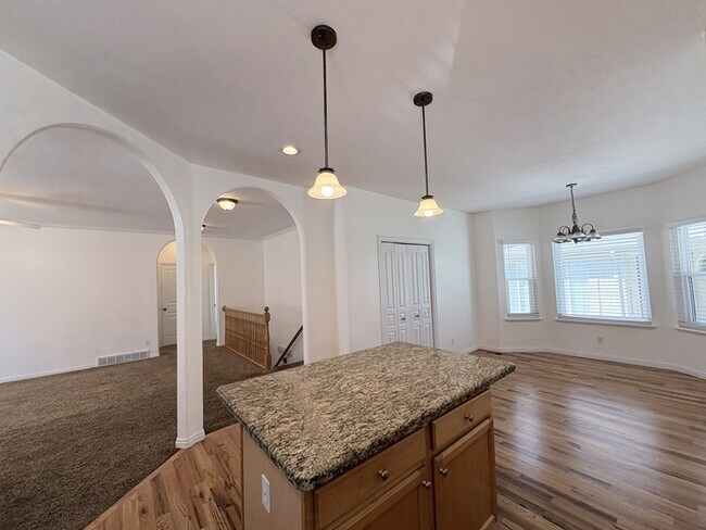 Building Photo - Peppercorn