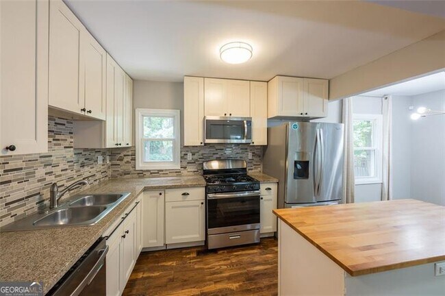 Building Photo - 1565 Overland Terrace SE