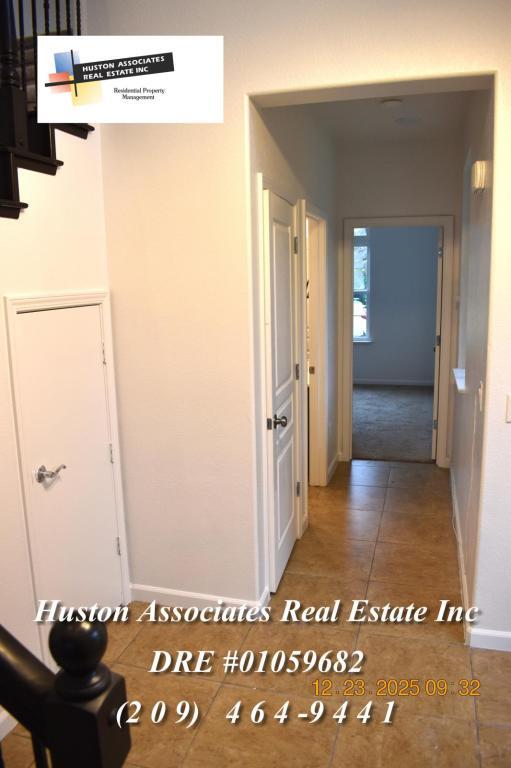 Building Photo - 5953 Pebblestone Way