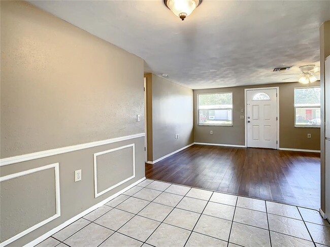 Building Photo - 5319 Drift Tide Dr