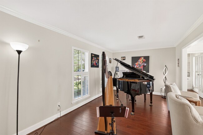 Building Photo - 15843 Foxgate Rd