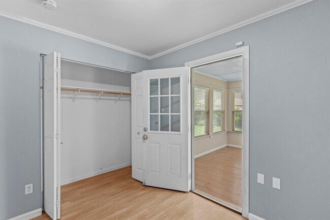 Building Photo - 112 Briarwood Ct