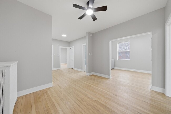 Building Photo - 7520 1/2 N Seeley Ave