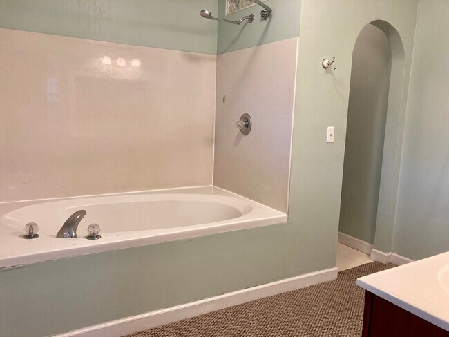 Master bathroom, garden tub, and private toilet closet - 60 Barnard Avenue