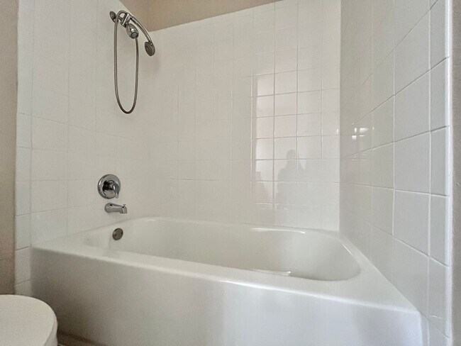 Building Photo - 7111 E Hwy 290