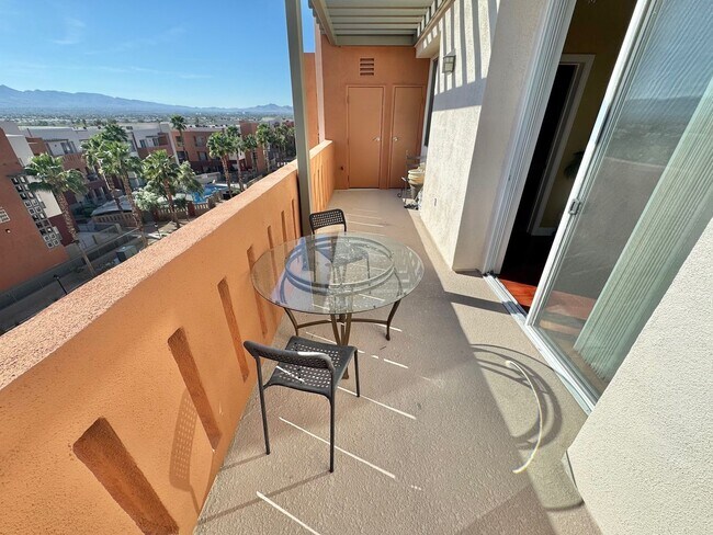 Building Photo - Modern condo with resort-style living in South Las Vegas