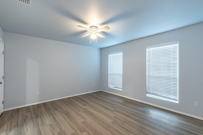 Building Photo - 5517 Kemper St