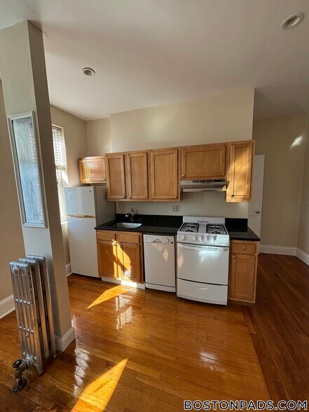 Building Photo - 1197 Commonwealth Ave