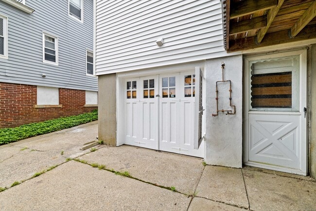 Building Photo - 1174 Ocean Ave