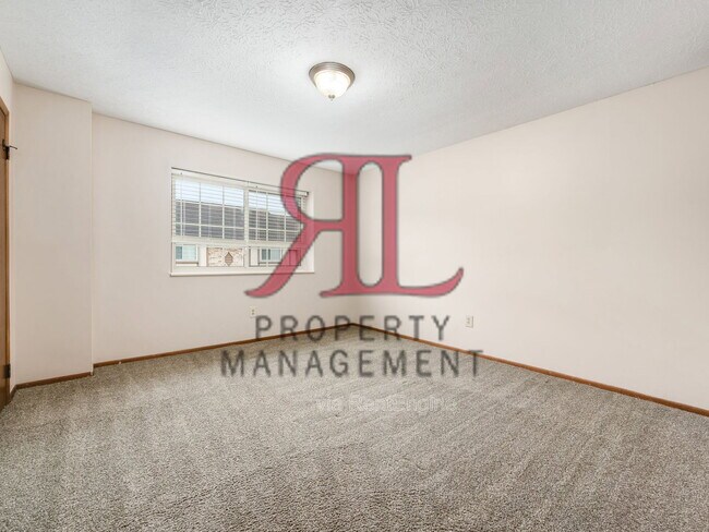 Building Photo - 5524 Kenneylane Blvd
