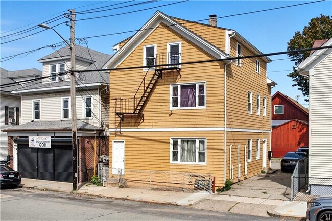 Building Photo - 555 Branch Ave