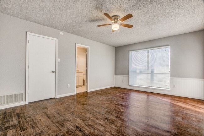 Building Photo - 5100 Melody Ct