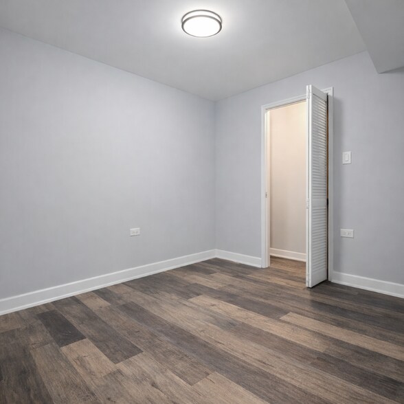 Building Photo - 1220 S Avers Ave