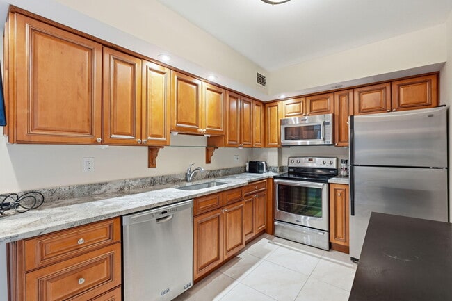 Building Photo - 3450 S Ocean Blvd
