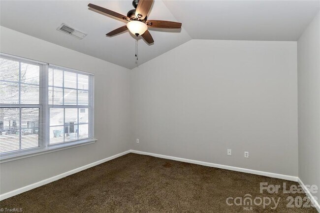 Building Photo - 153 Marakery Rd