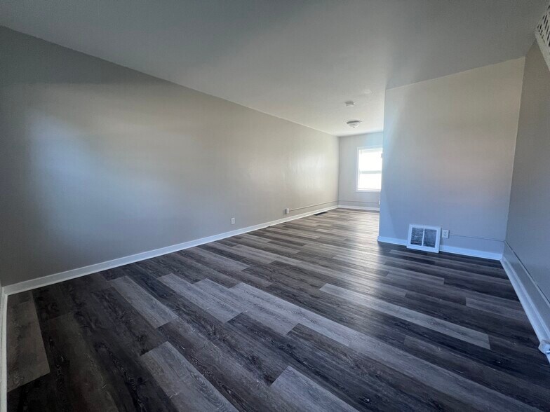 Living Room - 118 Locust St