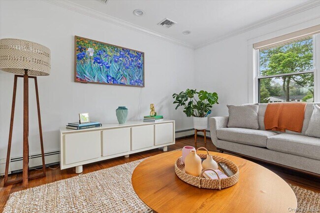 Building Photo - 13 Colonial Ln