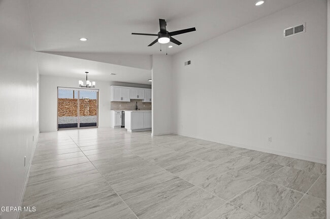 Building Photo - 3977 Surmise St