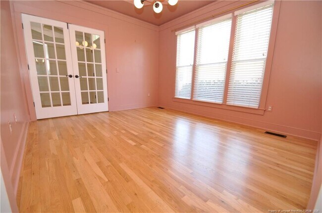 Building Photo - 1164 Trentini Ave