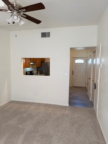 Building Photo - 3409 N Fontana Ave