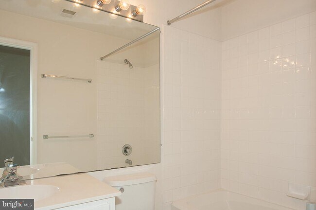 Building Photo - 6862 Alicia Ct