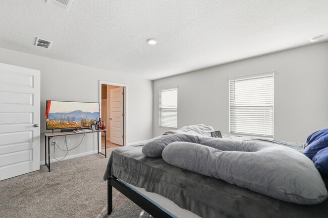 Building Photo - 526 Mary Lou Way