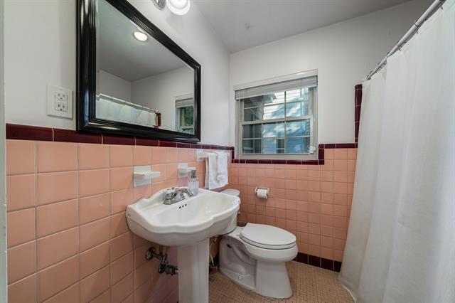 Building Photo - 6455 Sondra Dr