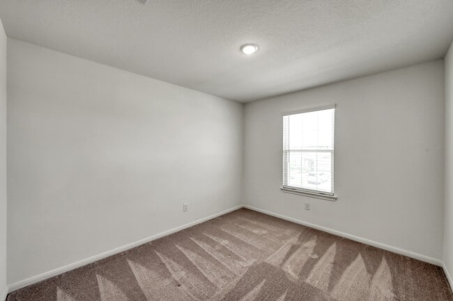 Building Photo - 7314 Madison Cmns Ln