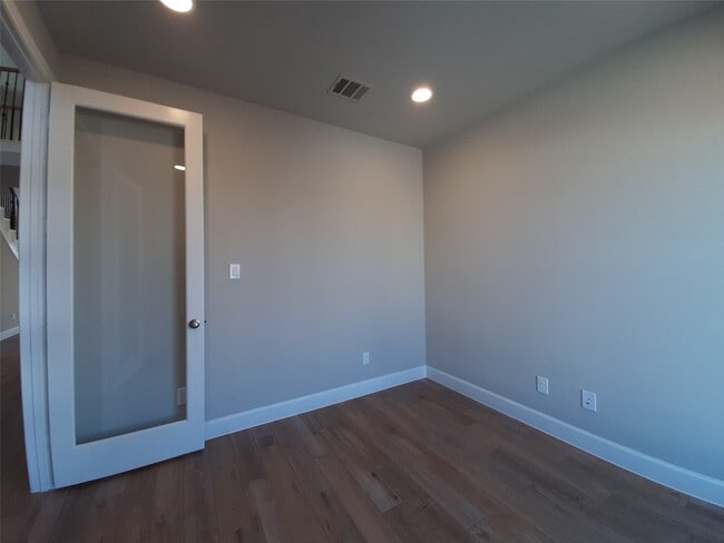 Building Photo - 7575 Pemberley Ct