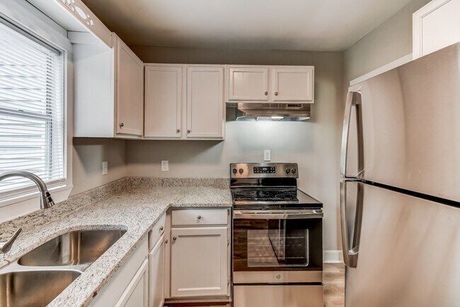 Building Photo - 4808 Court I