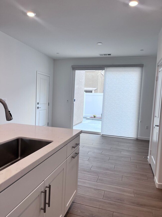 Building Photo - ***NEW BUILD IN LOMA LINDA***