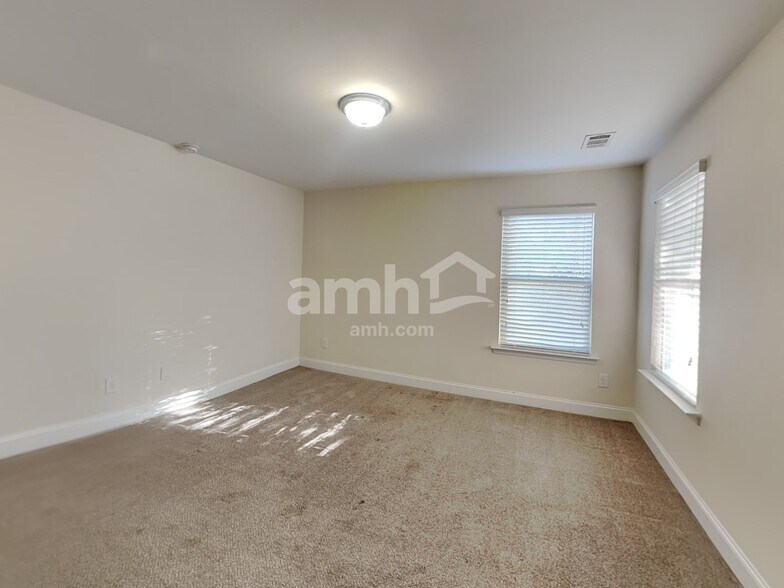 Building Photo - 2535 Beal St