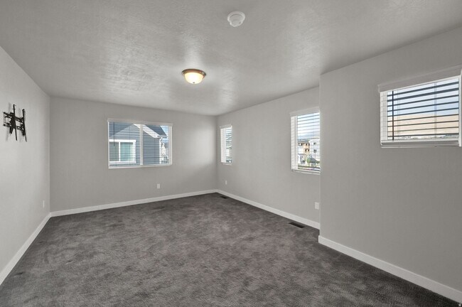 Building Photo - 15142 S Wild Horse Wy