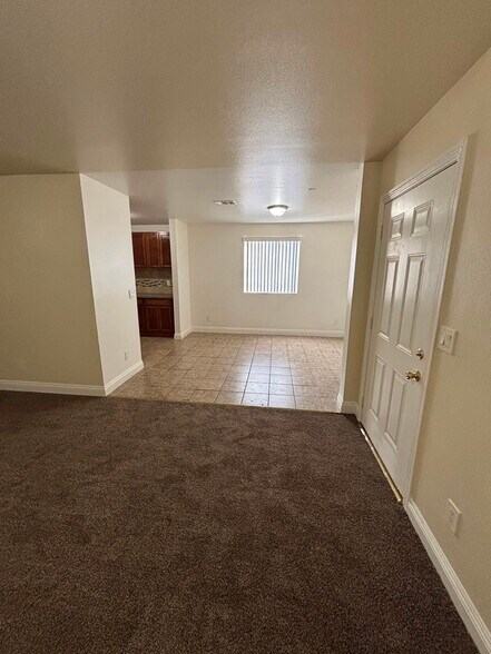 Building Photo - 157 W 89th St