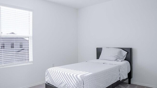 Building Photo - 2400 Willkomen Wy