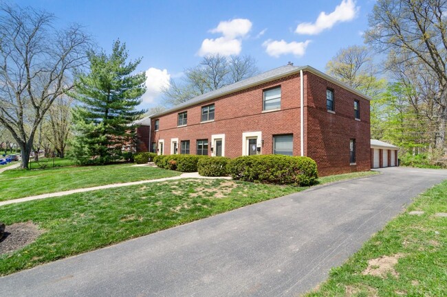 Building Photo - 638 Blenheim Rd