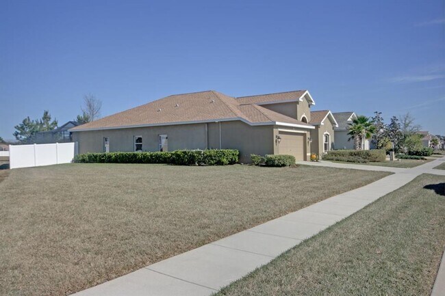 Building Photo - 15825 Durango Cir