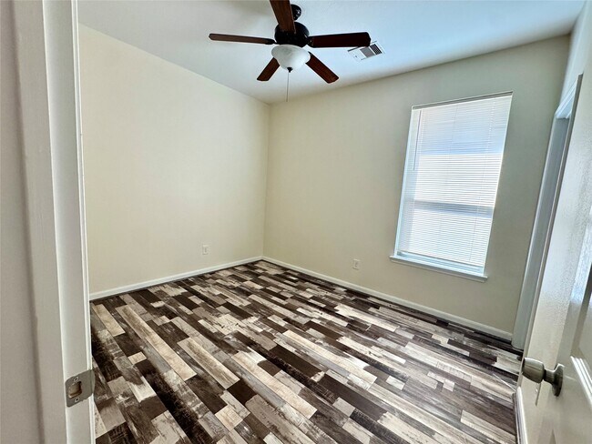 Building Photo - 18627 White Barnwood Ct