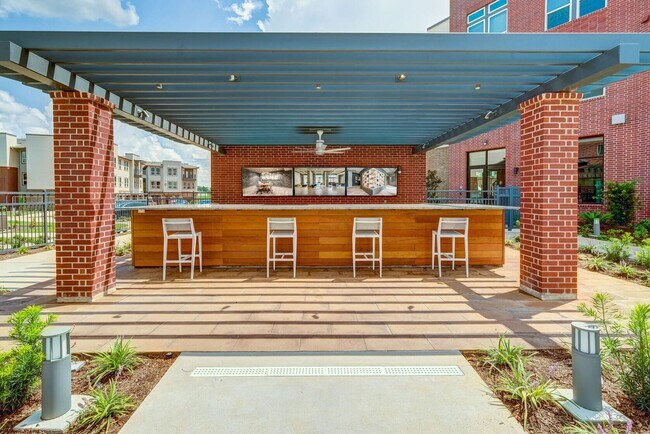 Building Photo - 800 N FM 3083 Rd E
