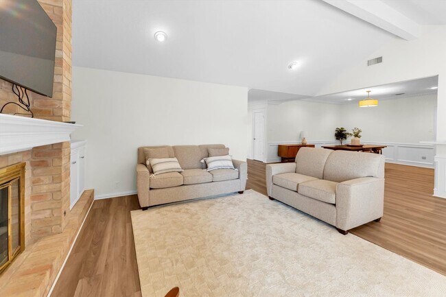 Building Photo - 6603 Pauma Dr