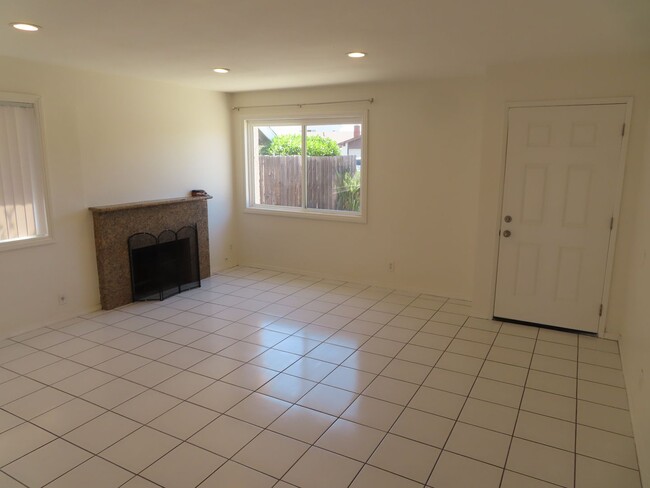 Building Photo - Four bedroom house in Mira Mesa