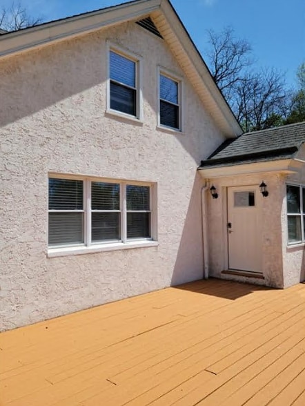 Building Photo - 498 Manatawny St