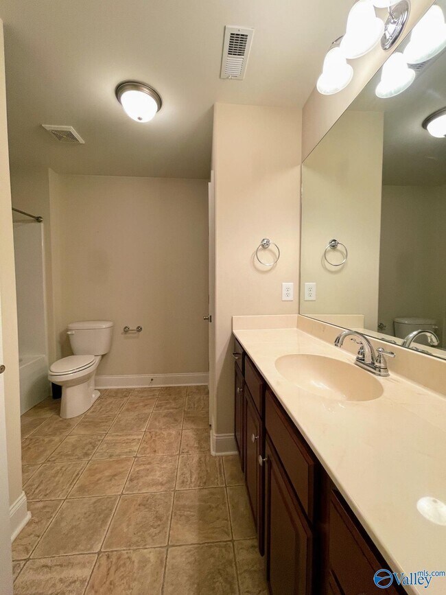 Building Photo - 57 NW Moore Farm Cir