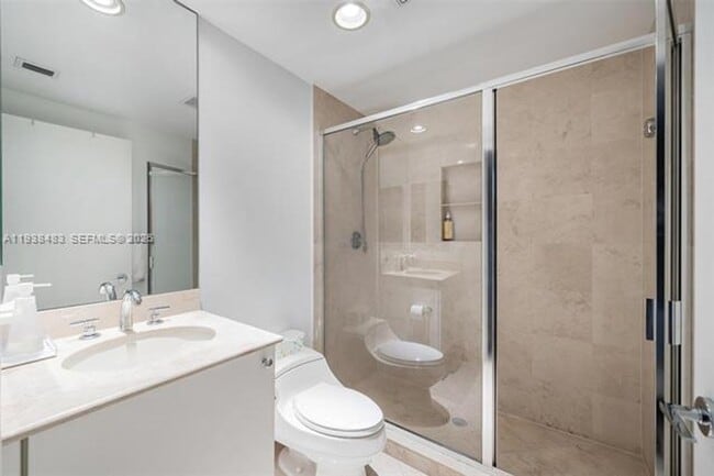 Building Photo - 799 Crandon Blvd