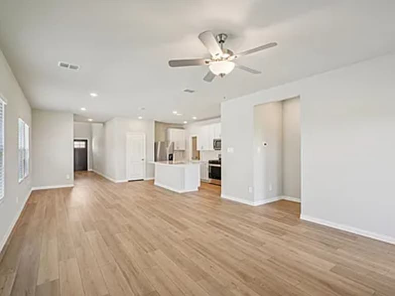 Building Photo - 709 Leavenworth Dr