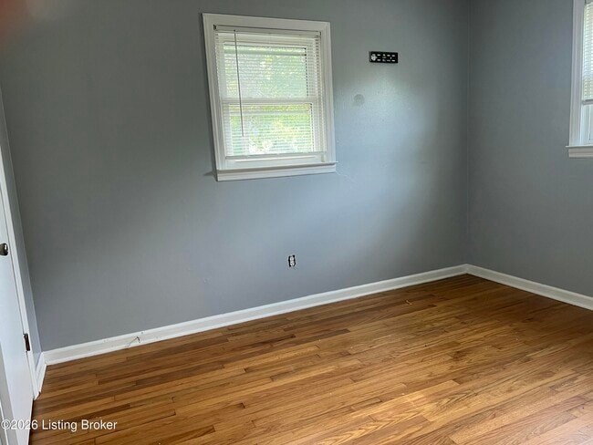 Building Photo - 616 Clairview Dr