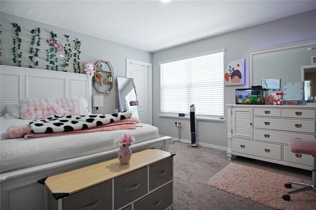 Building Photo - 1171 Oak Bluff Dr