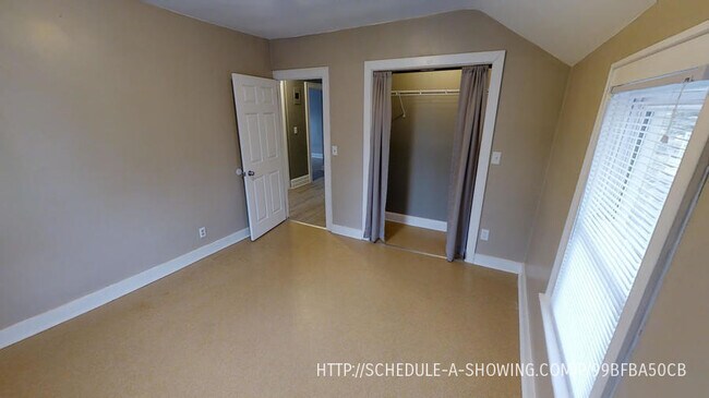 Building Photo - 333 W Crescent St