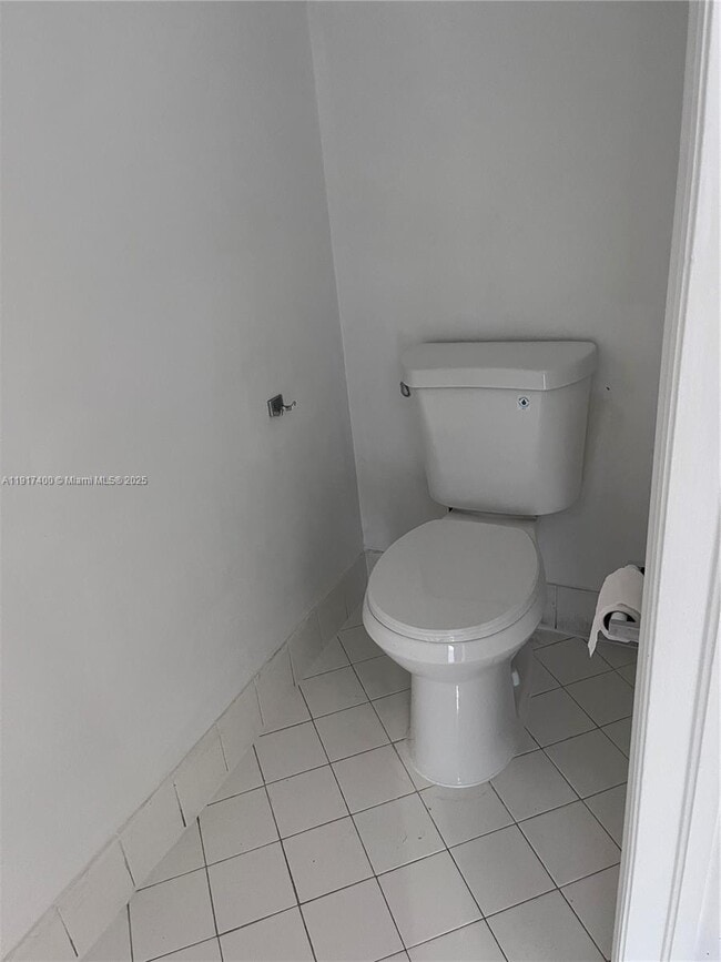 Building Photo - 3355 NE 13th Cir Dr