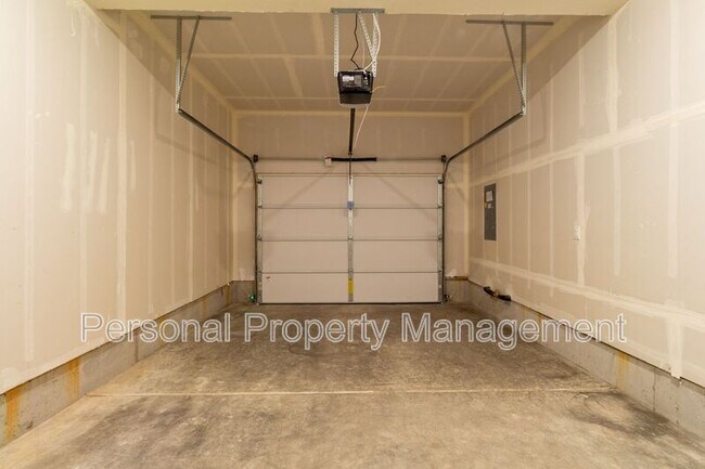 Building Photo - 11507 NE 126th Ave